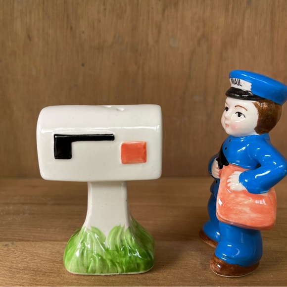 Vintage Mailman and Mailbox Salt & Pepper Shaker Set - Picture 2 of 5